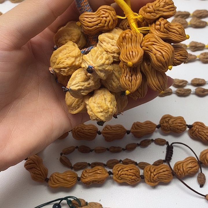 ****色吊坠文玩核桃异形