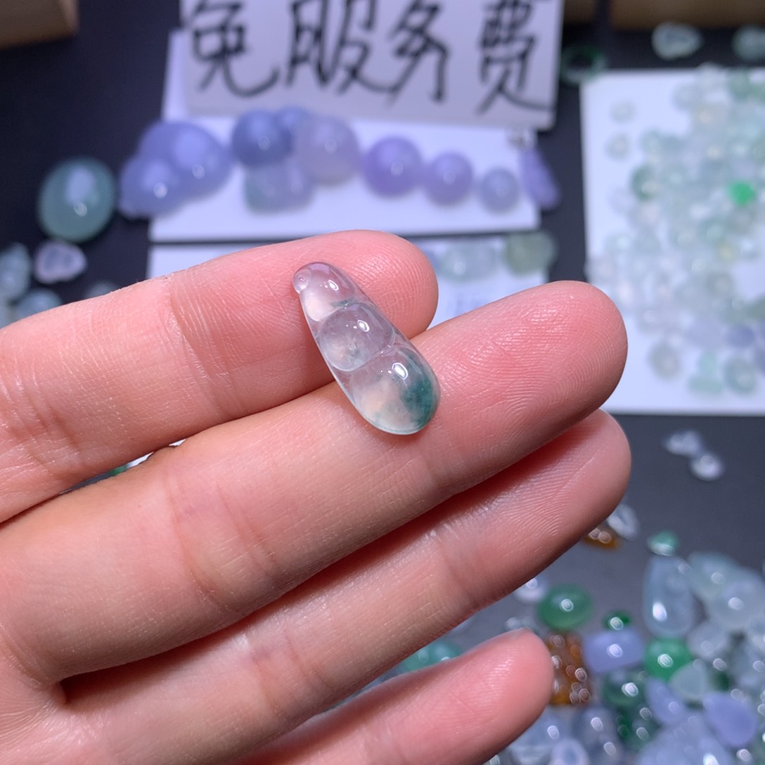 翡翠颈饰未镶嵌豆子