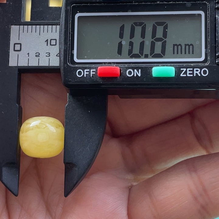 【闪购商品】琥珀裸石未镶嵌82号