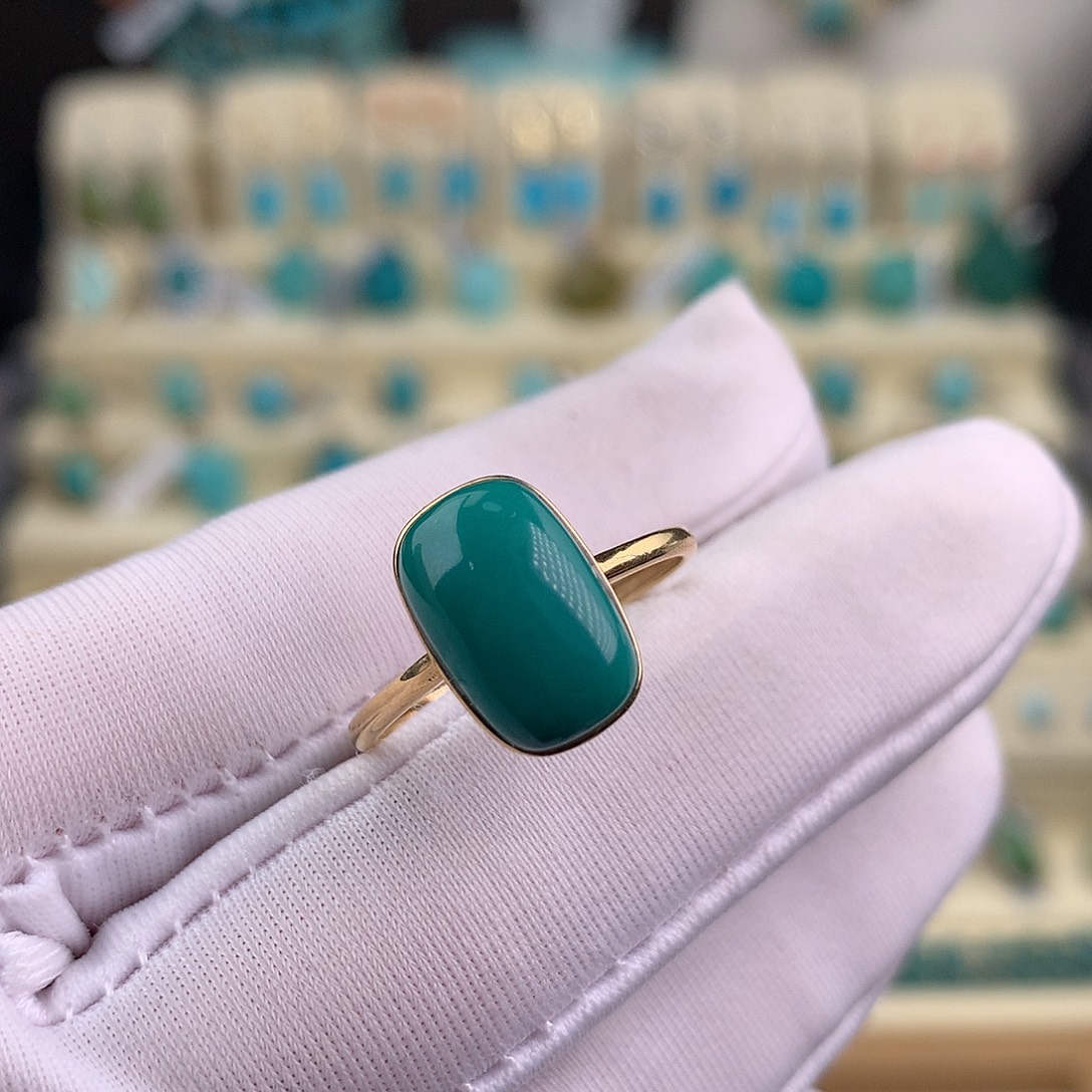 绿松石18K金镶嵌戒指