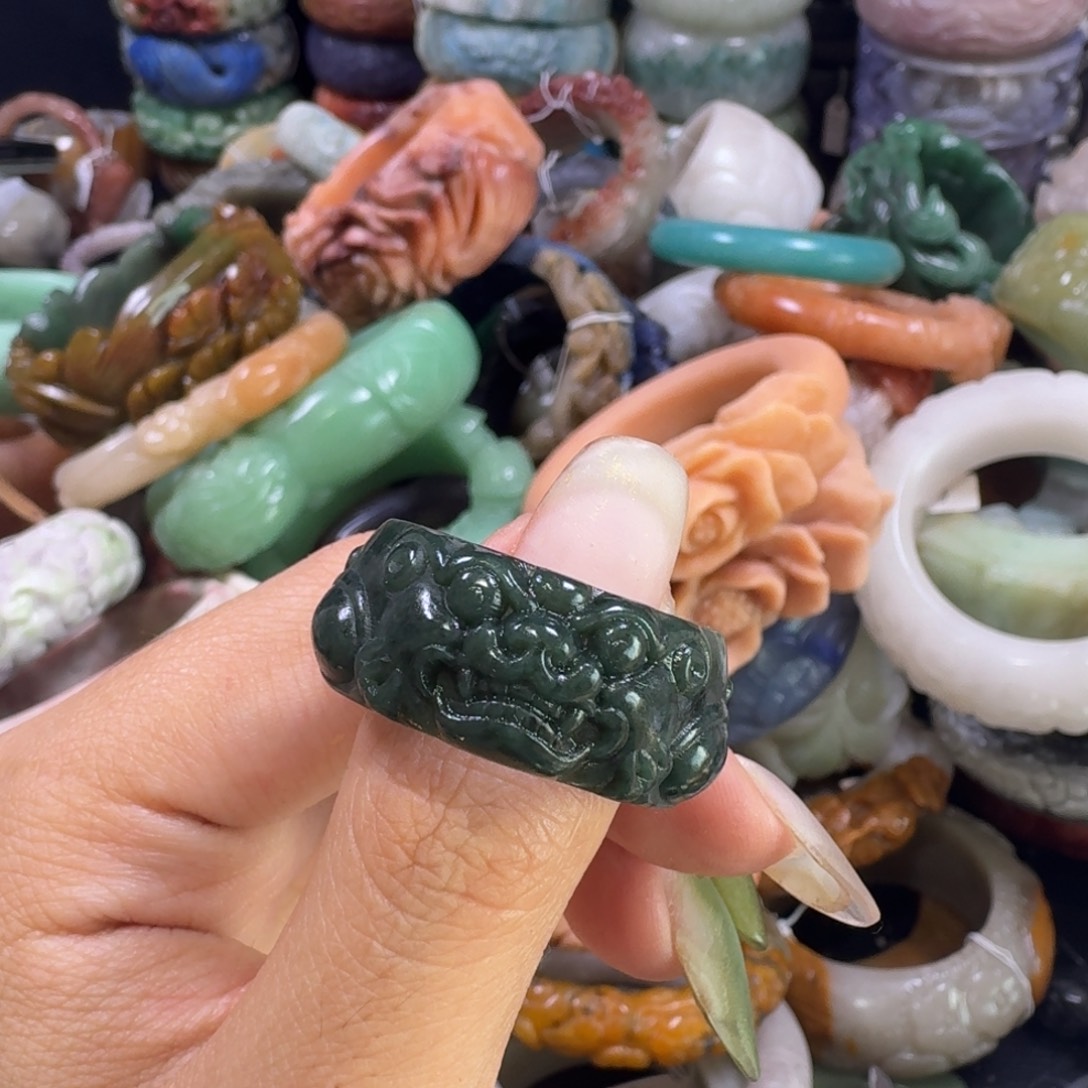 石英质玉（佘太翠）未镶嵌手镯41，23，扳指