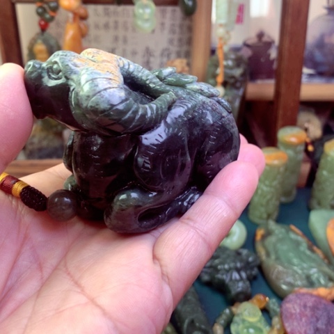 岫岩河磨玉（透闪石质玉）颈饰未镶嵌