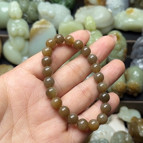 颈饰未镶嵌和田玉龍**人