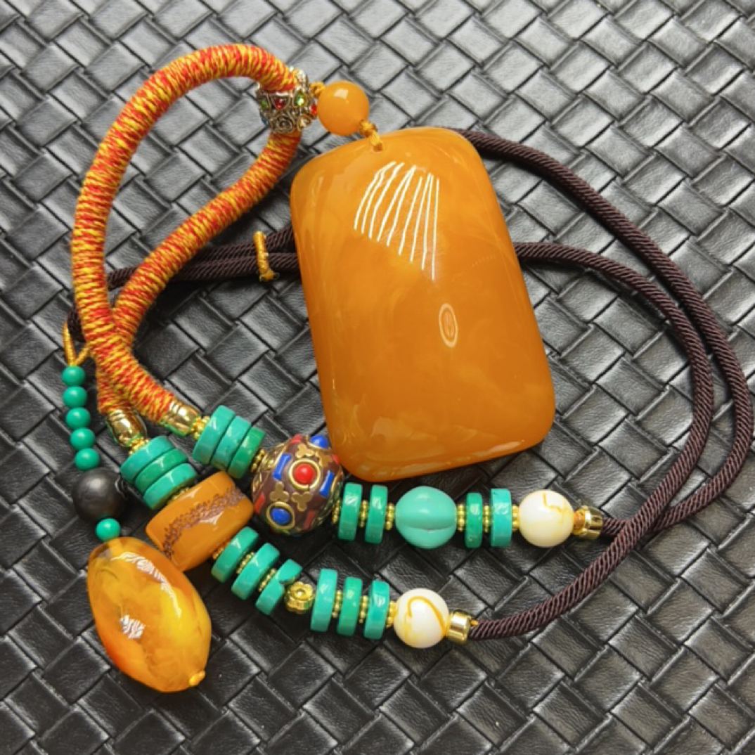 A56蜜蜡无事牌吊坠