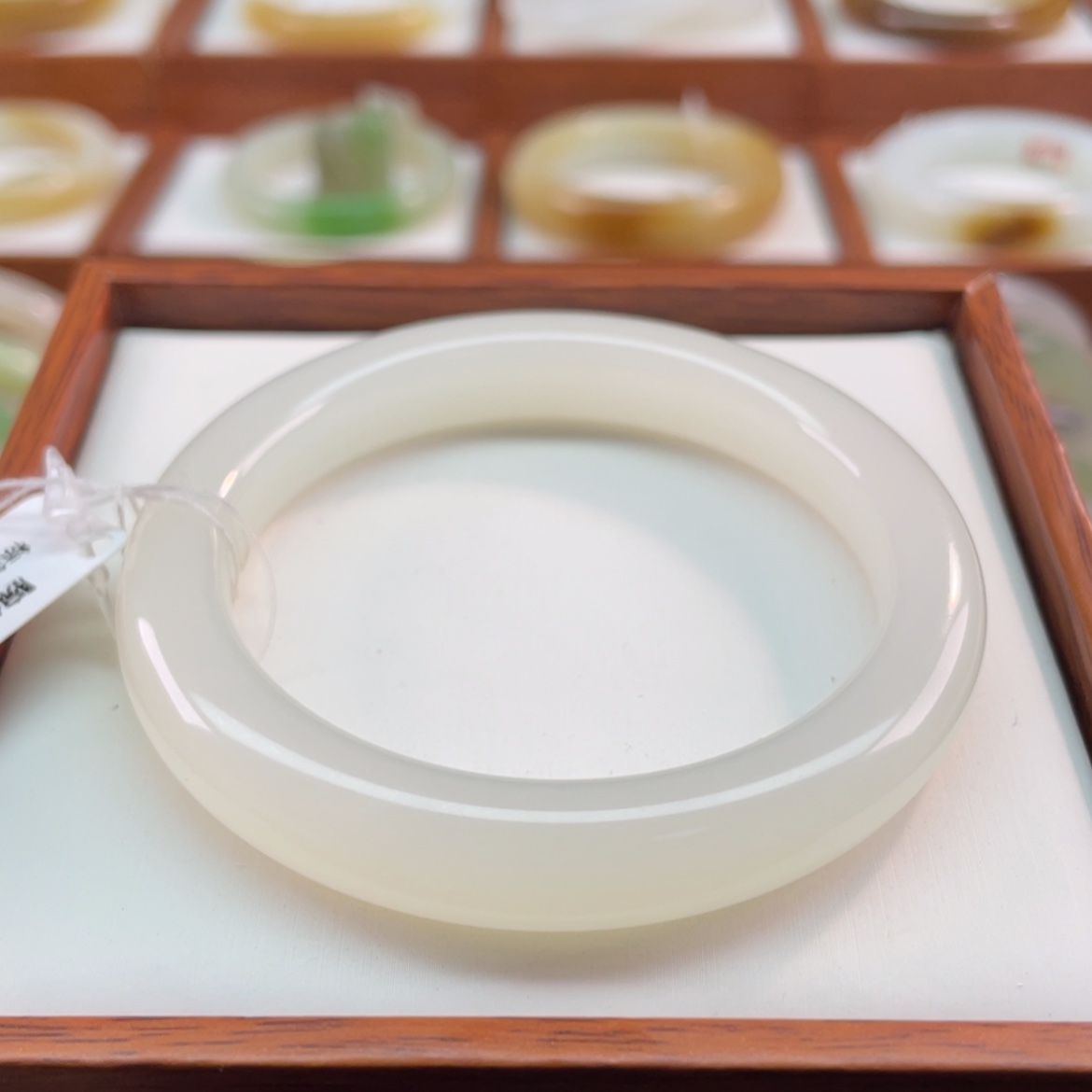 【闪购商品】和田玉手镯未镶嵌