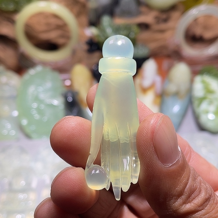 蛇纹石玉未镶嵌珠宝奇石