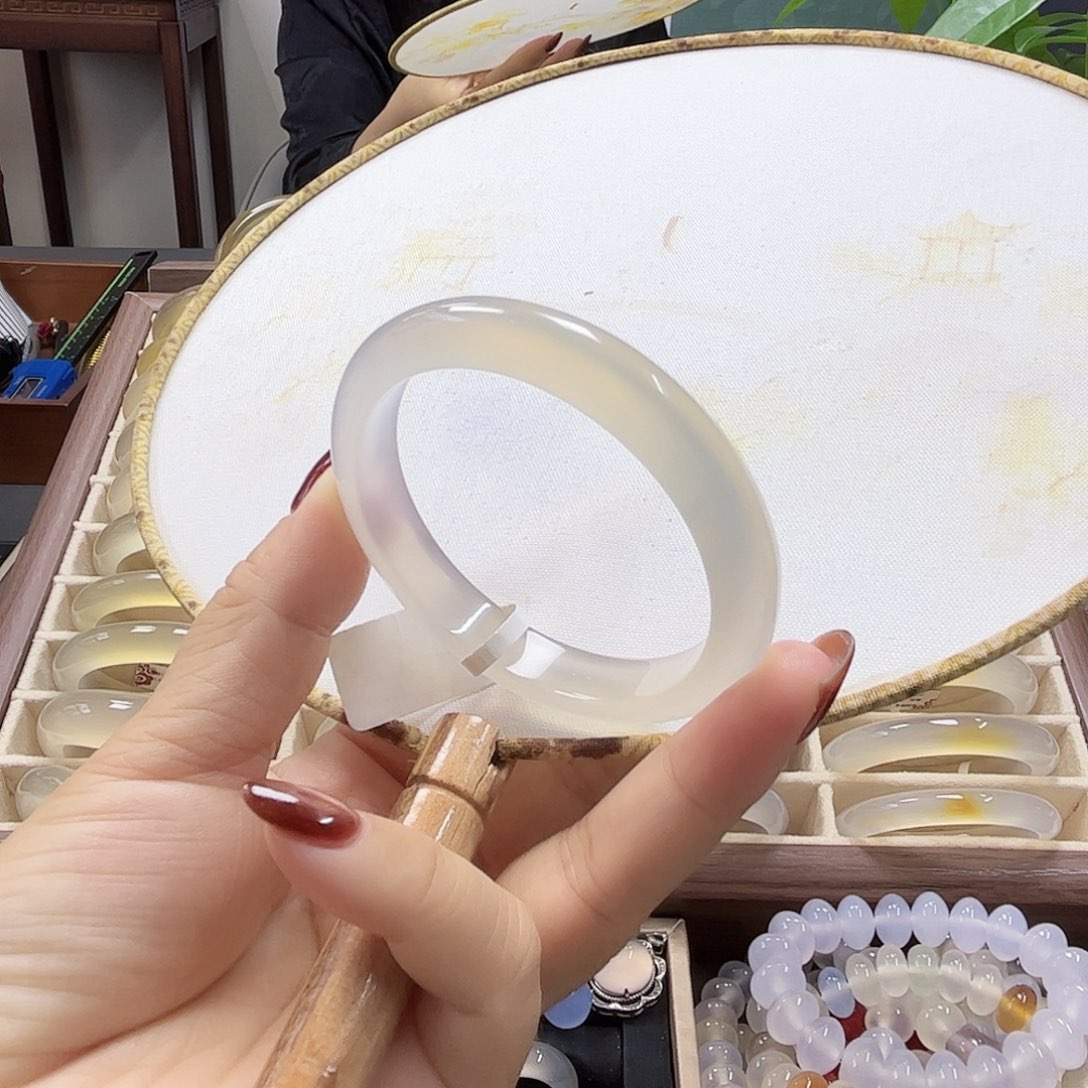 手镯玛瑙/玉髓未镶嵌