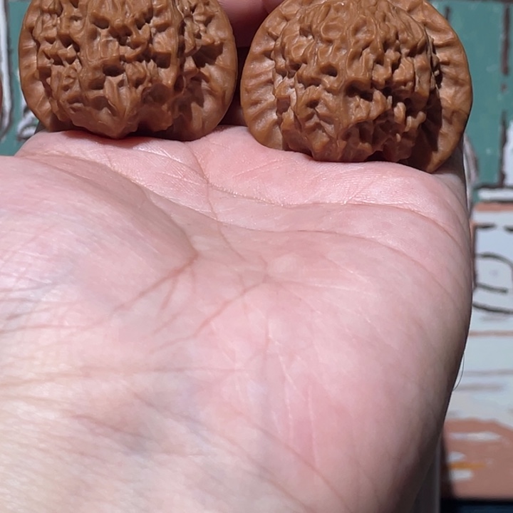 文玩核桃把件瓷娃娃