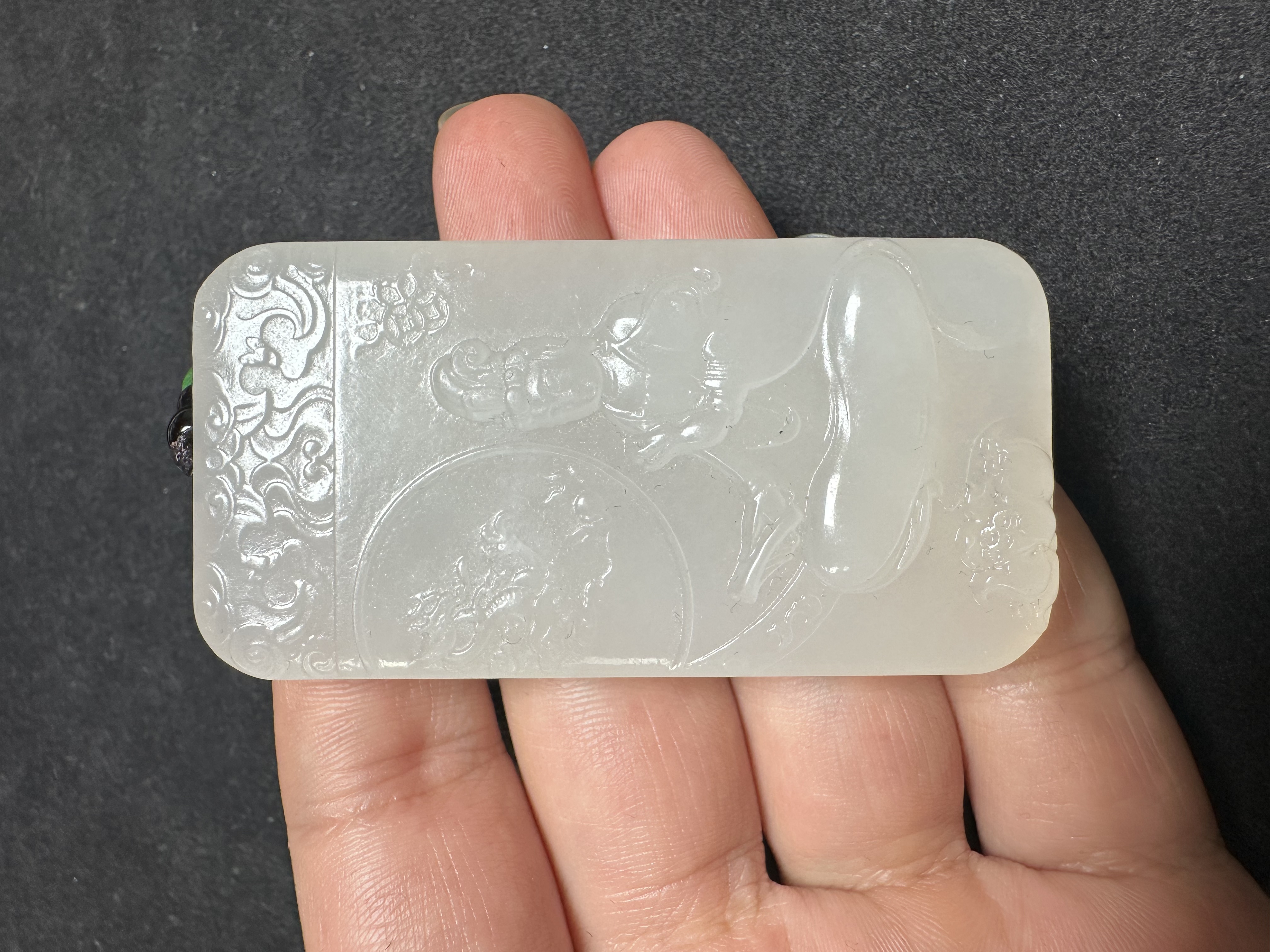 无事牌 玉质细腻温润 尺寸6.8×3.5×1厘米