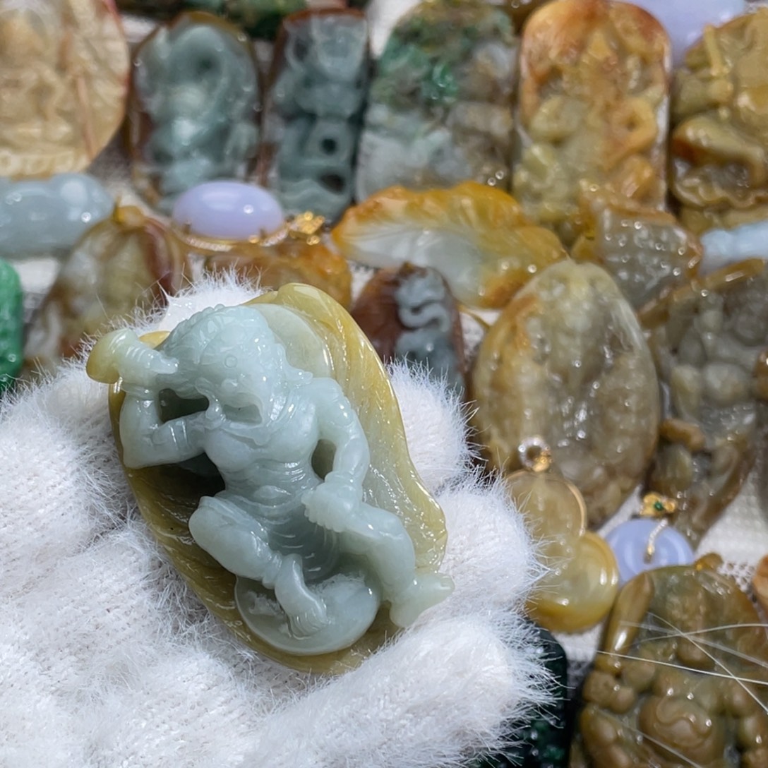 翡翠未镶嵌颈饰翡翠