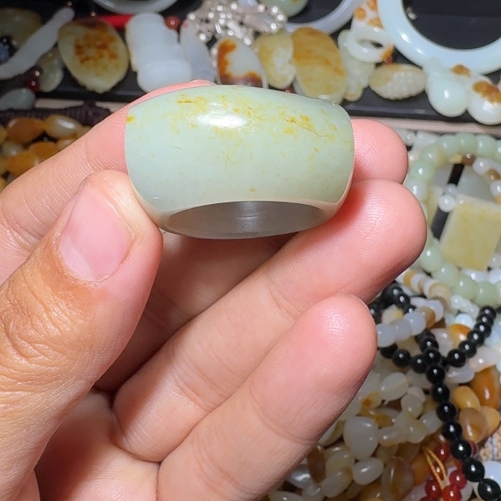 和田玉未镶嵌戒指