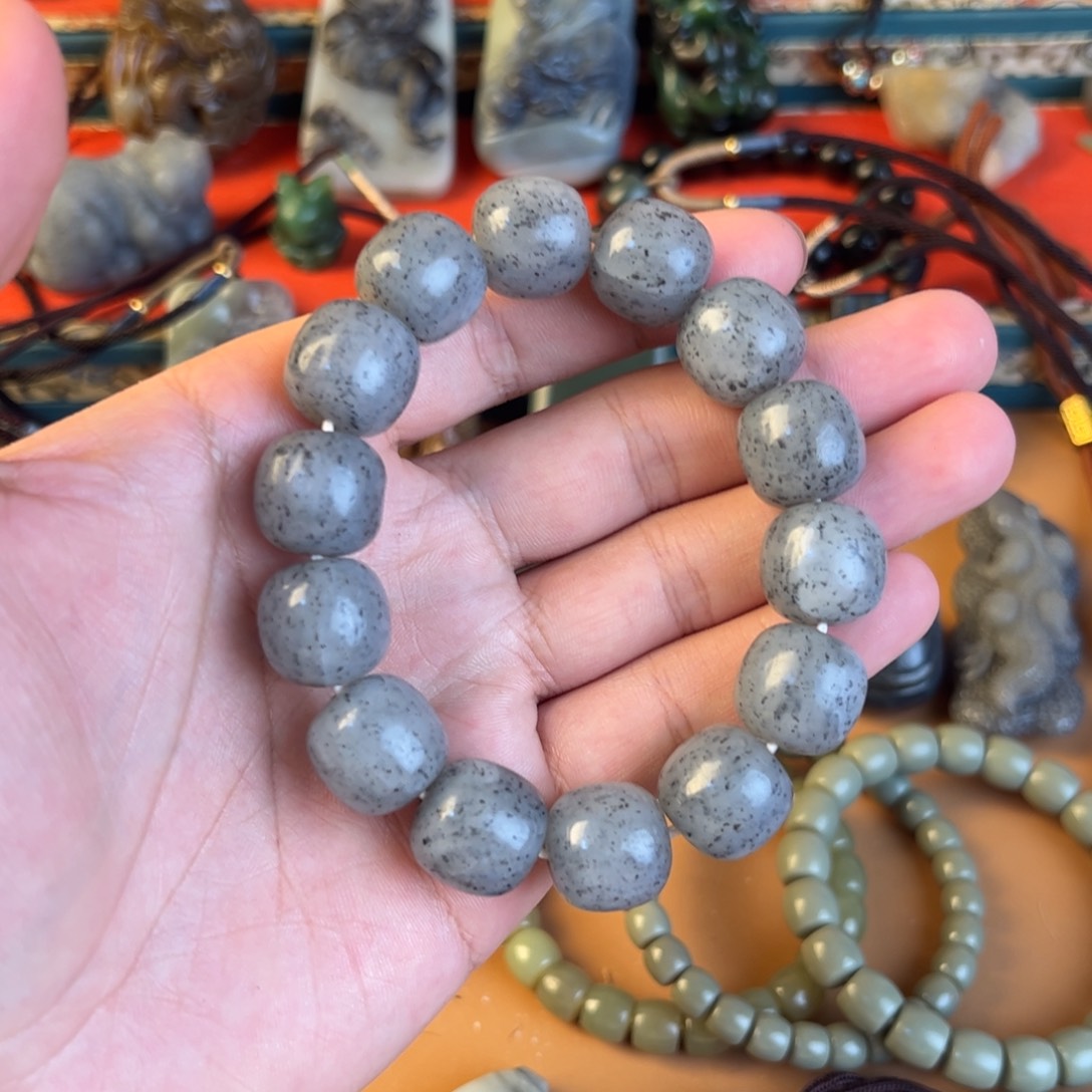 和田玉手链未镶嵌潜**石