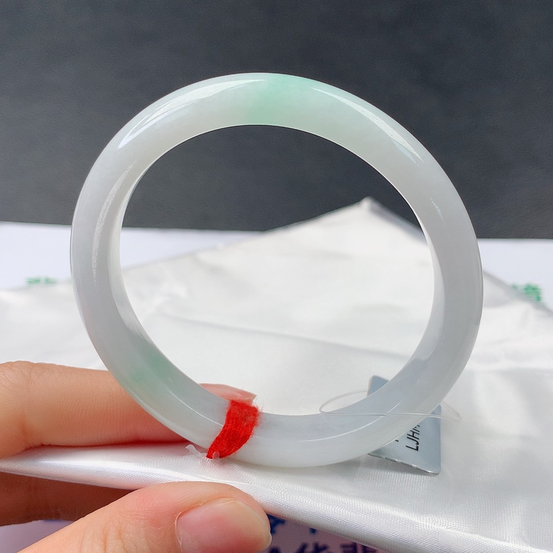 翡翠手镯未镶嵌86贵妃55