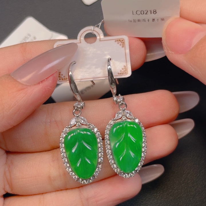 【闪购商品】翡翠银S925镶嵌颈饰不***仰翡翠