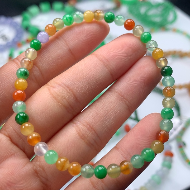 翡翠手镯未镶嵌卡