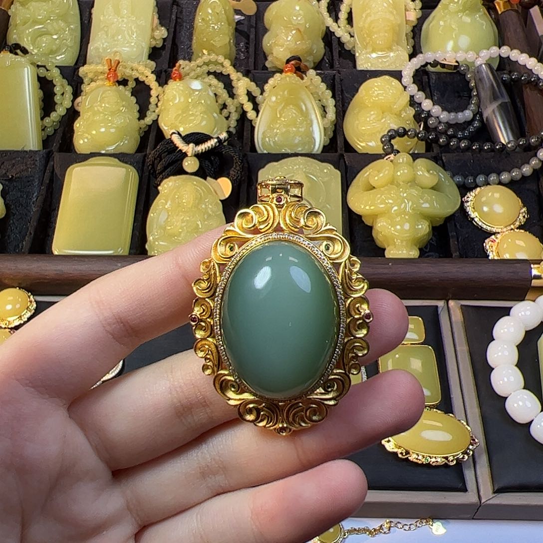 和田玉未镶嵌颈饰