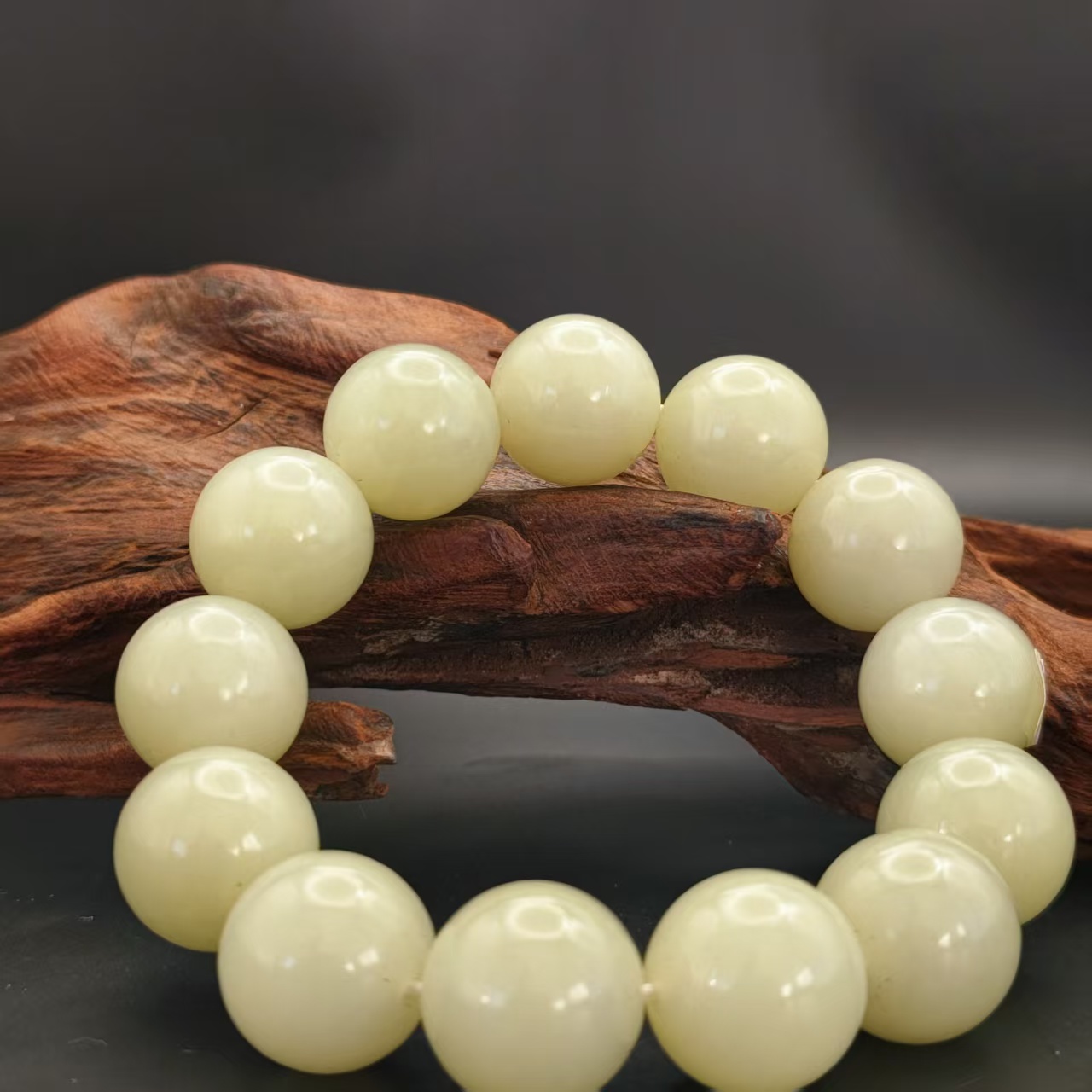 Z和田玉浅黄口圆珠手串（卡18）0496