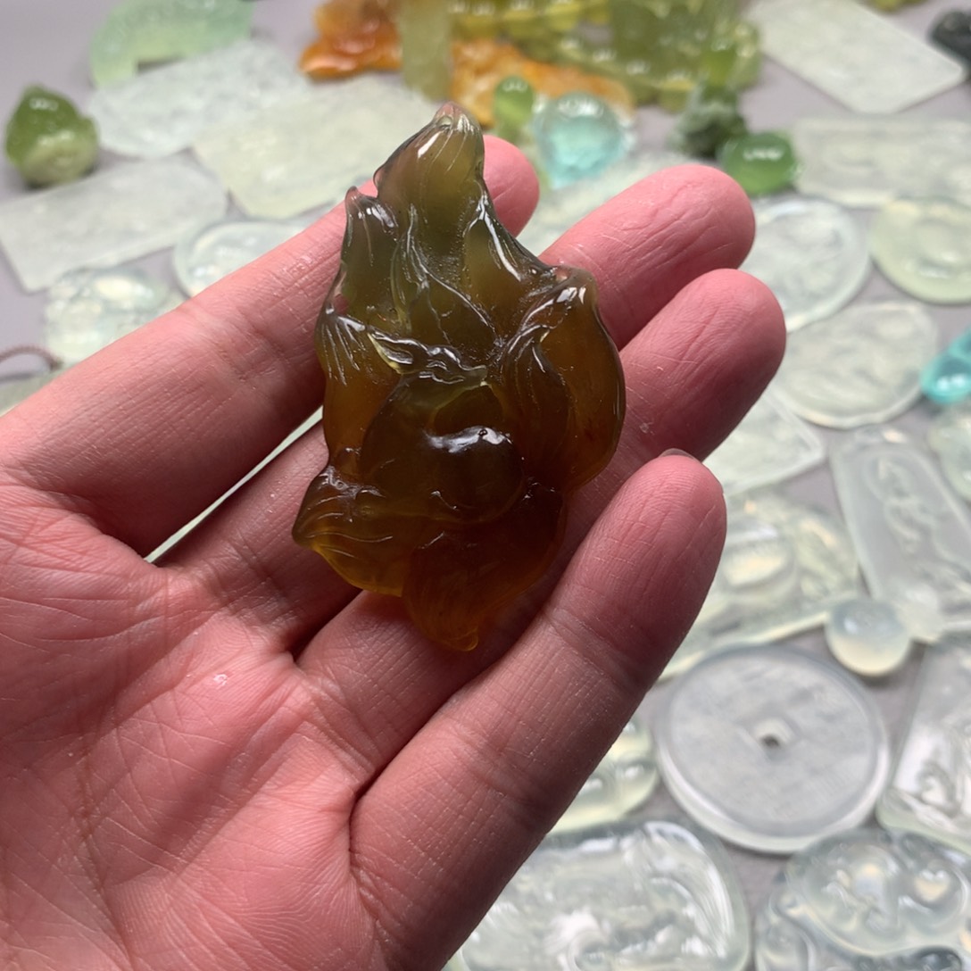 蛇纹石玉颈饰未镶嵌