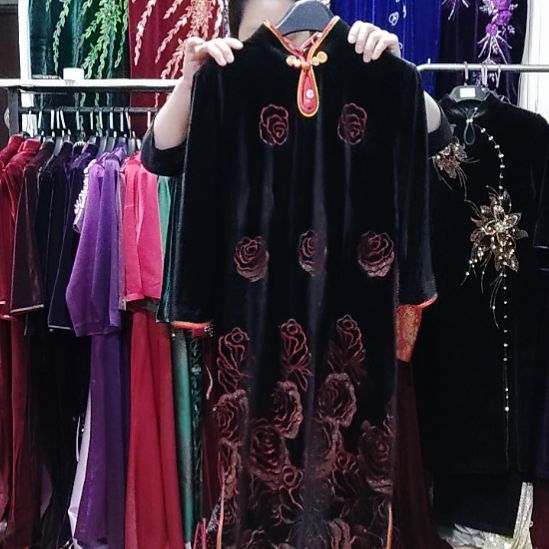 黑色金丝绒刺绣中长旗袍2xl120斤左右