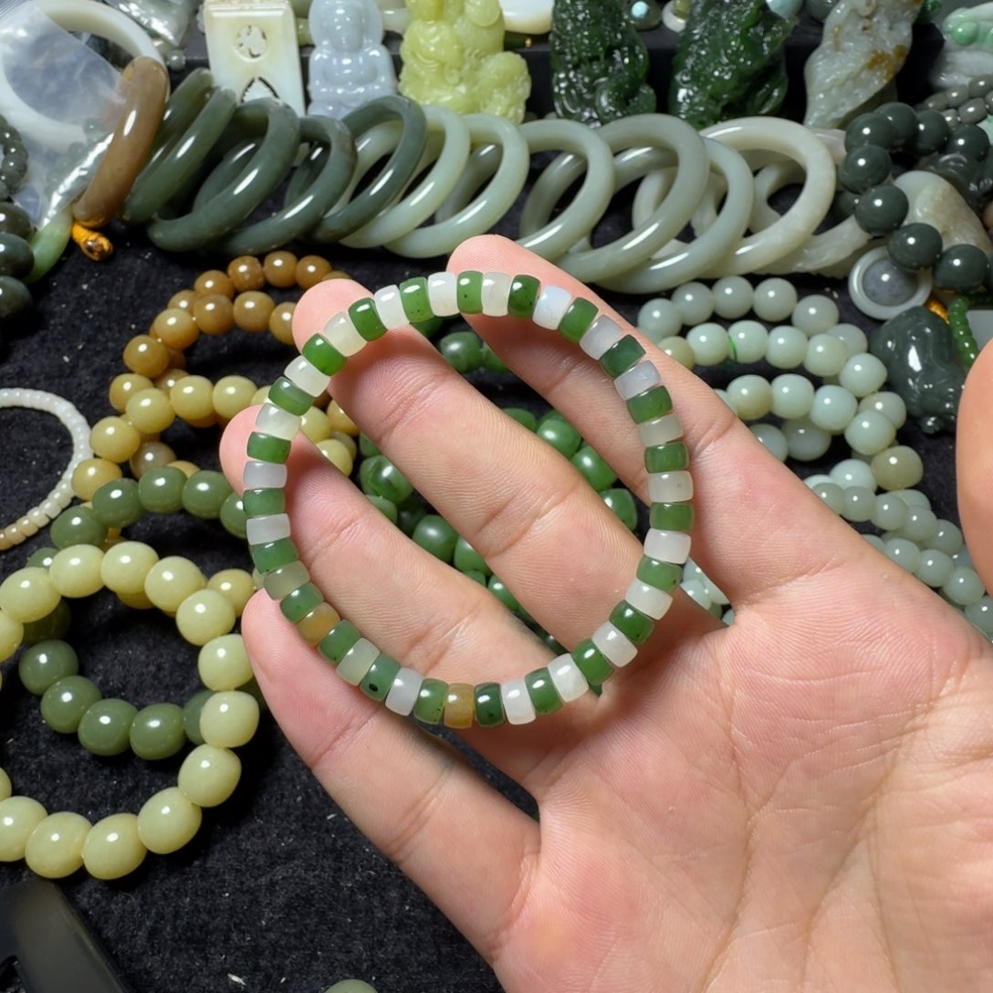 和田玉未镶嵌手串