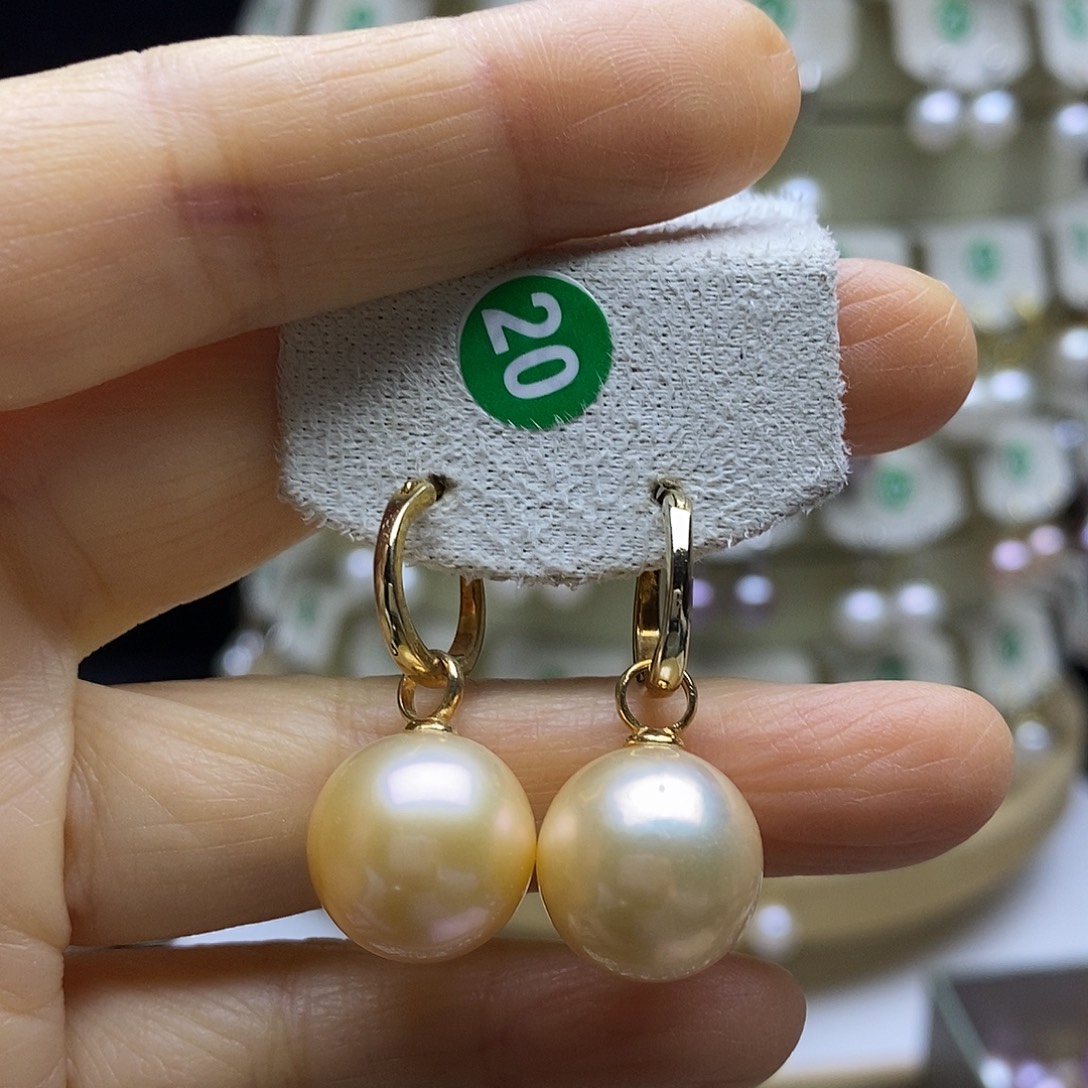 亿****淡水珍珠耳饰银S925镶嵌