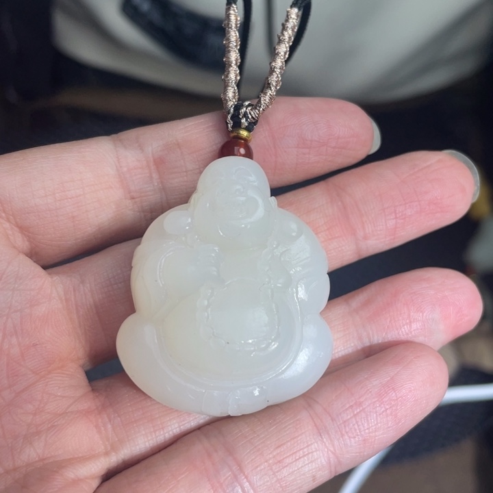 和田玉未镶嵌把件