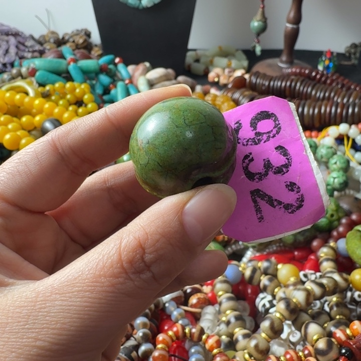 等***形玛瑙/玉髓未镶嵌颈饰