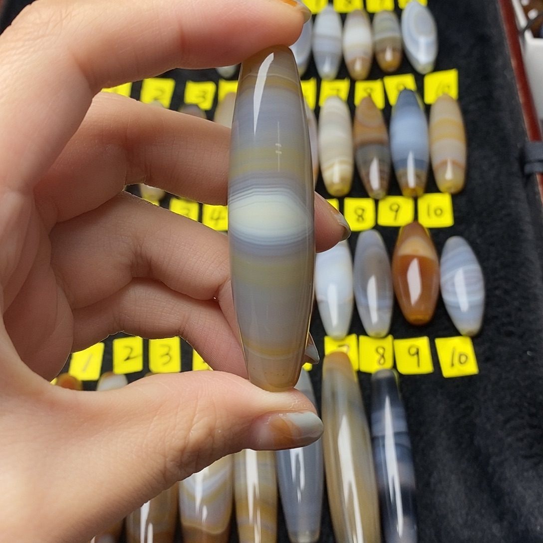 L***Y玛瑙/玉髓未镶嵌颈饰