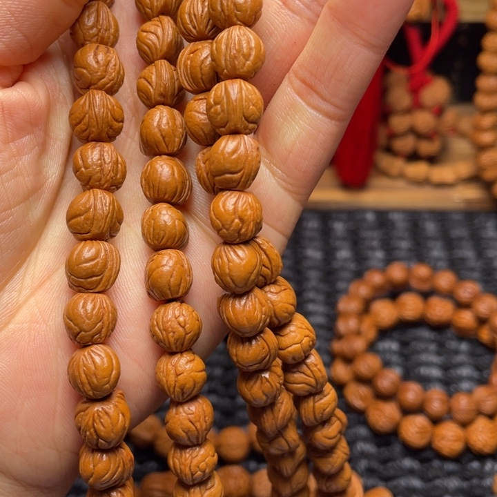 昵***置木质类龙纹桃枭挂件