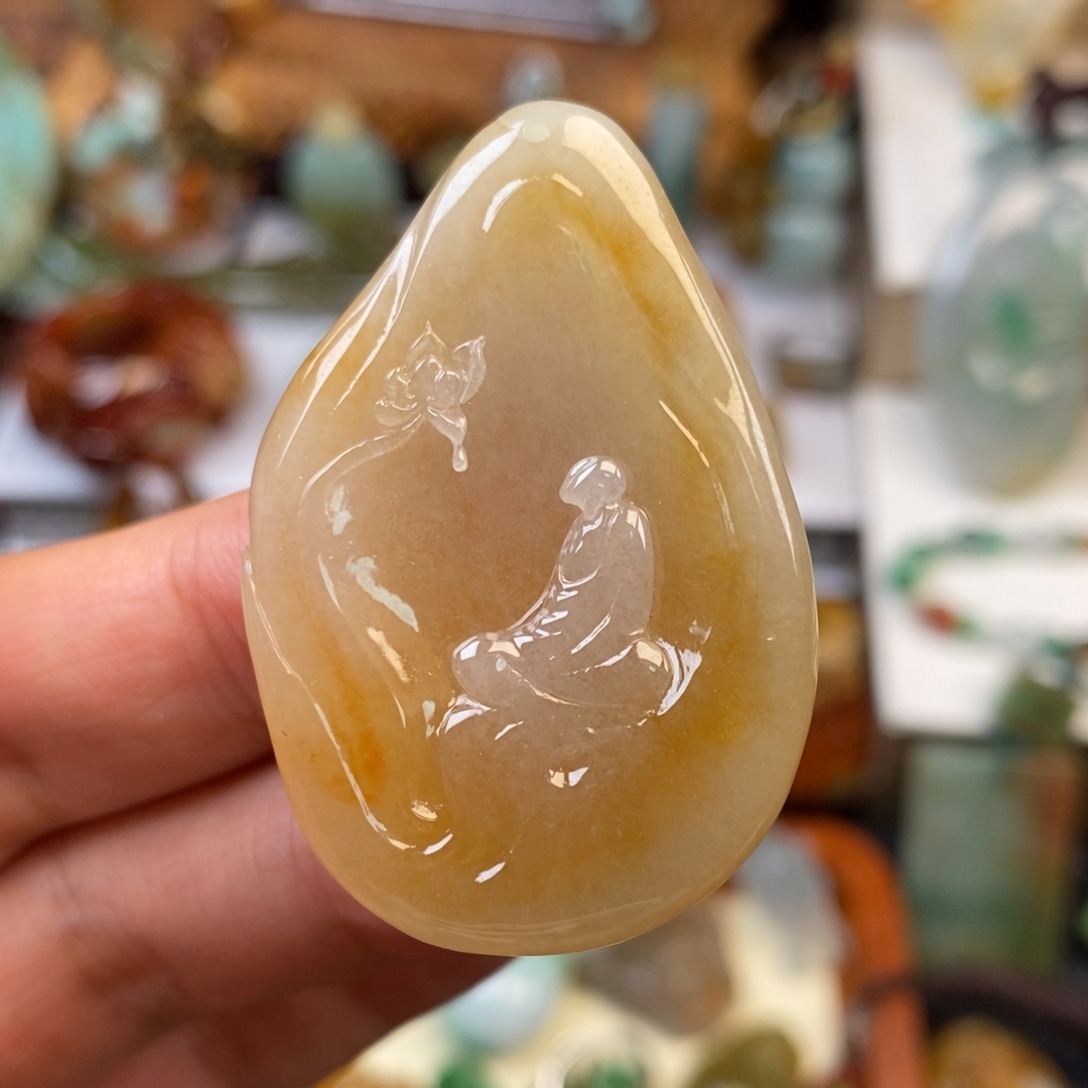 翡翠未镶嵌颈饰悟道