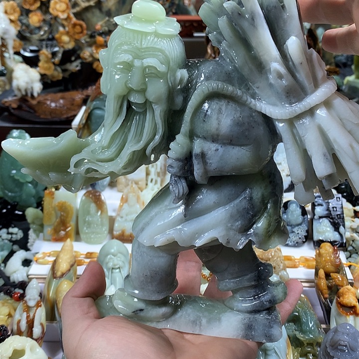 岫玉手把件未镶嵌荔**?