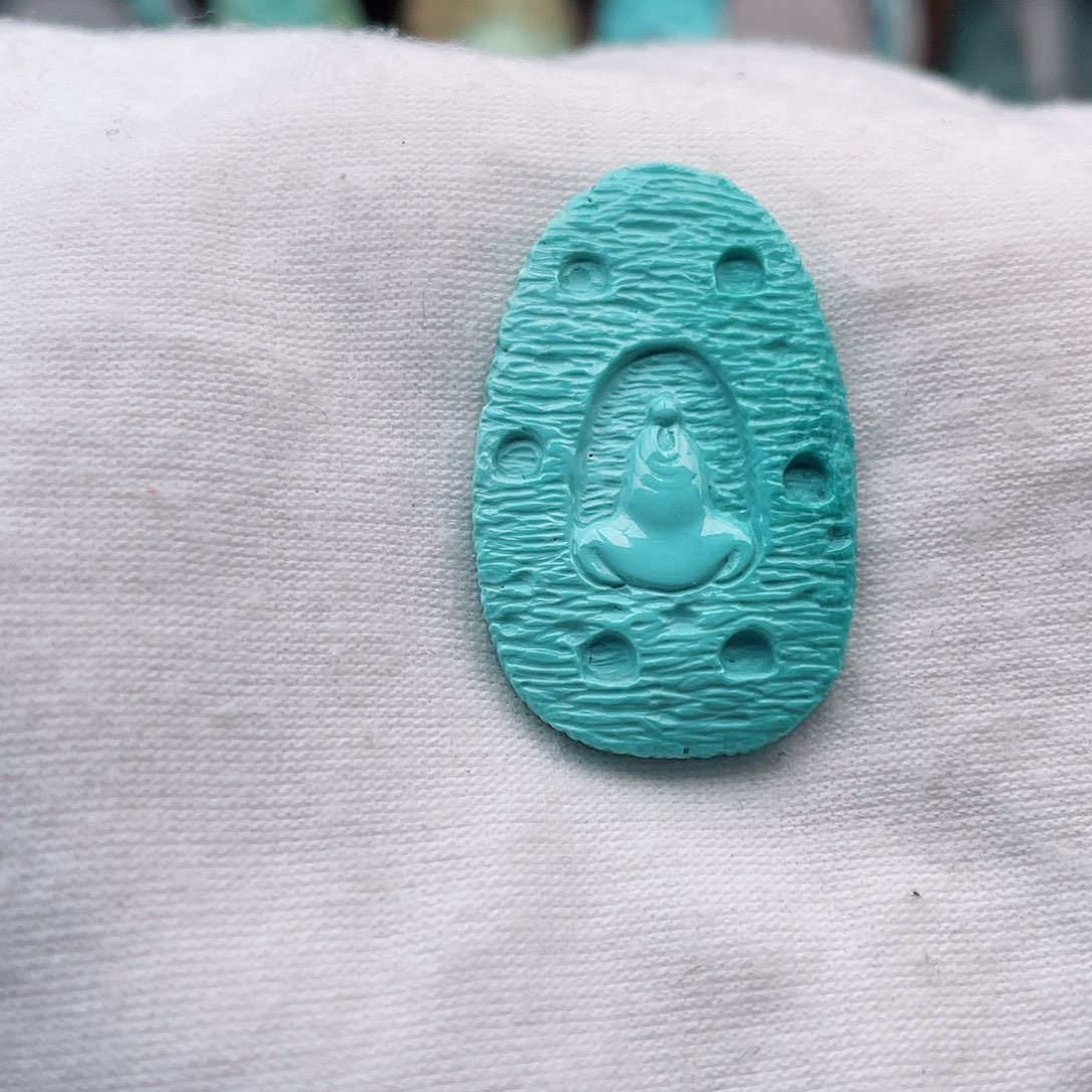 绿松石未镶嵌颈饰