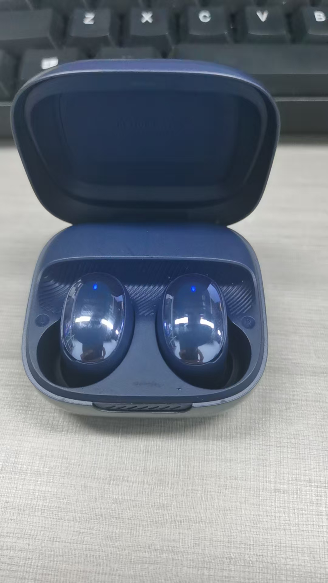 9新 JBL JBL LIVE FREE2入耳式真无线降噪蓝牙耳机噪豆耳塞 9新 