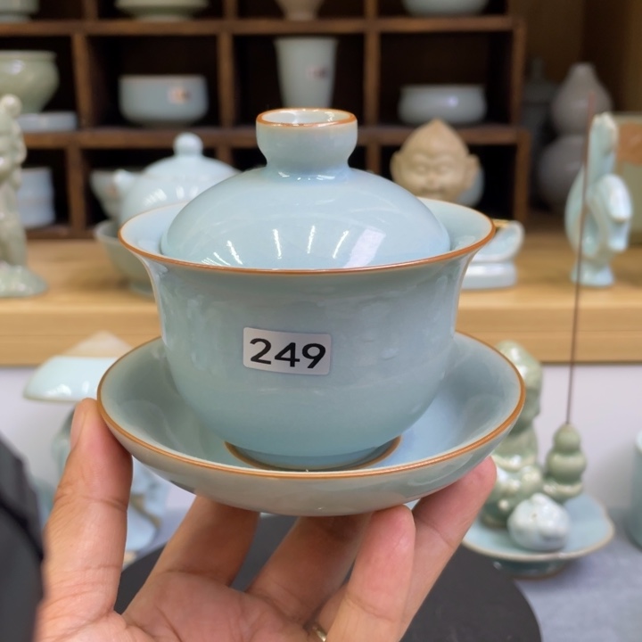 杯子无包装盖，碗，身颜色不太相同
