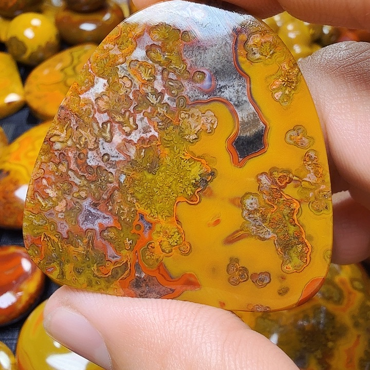 朋***杯玛瑙/玉髓未镶嵌手链