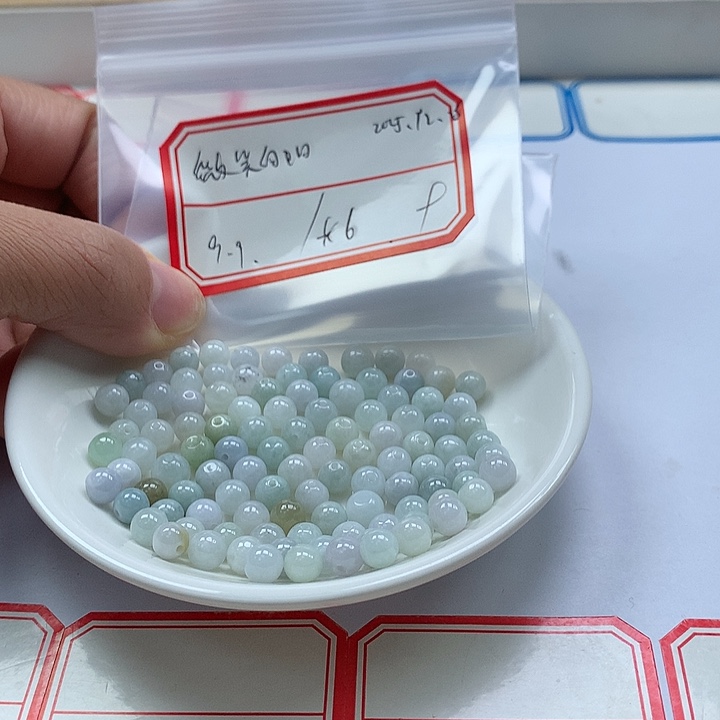 微****翡翠未镶嵌手链翡翠