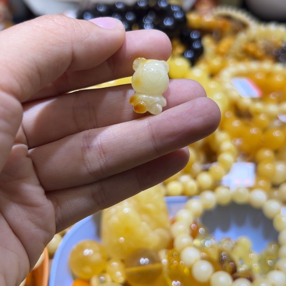 琥珀珠宝奇石未镶嵌