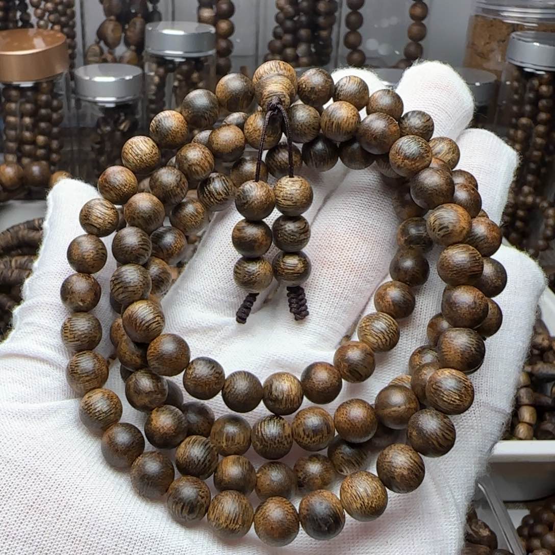 沉香手串꧁****:海南流油王08规格108珠26.7克