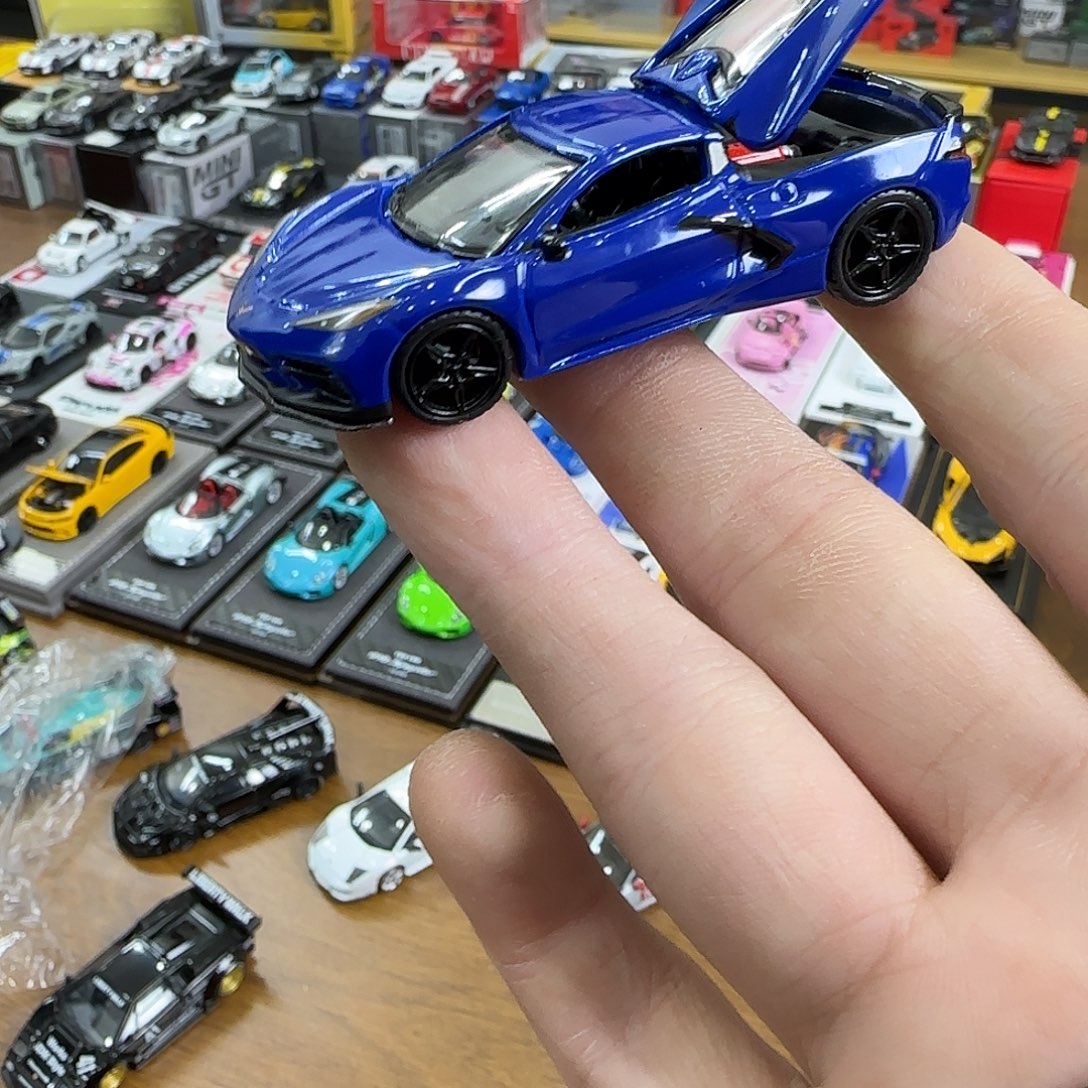 全新蓝色克尔维特