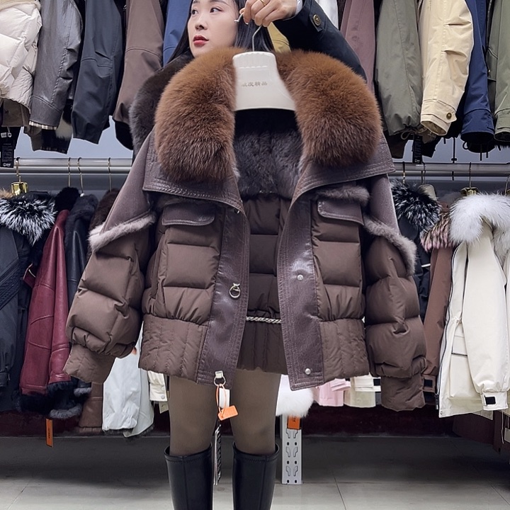皮毛一体拼接羽绒咖色M