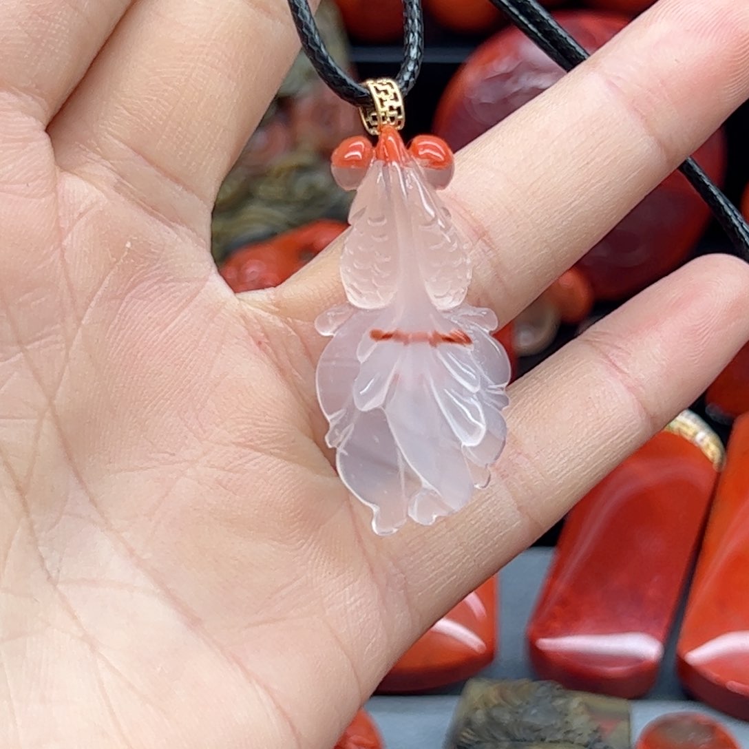 南红玛瑙配饰18K金镶嵌