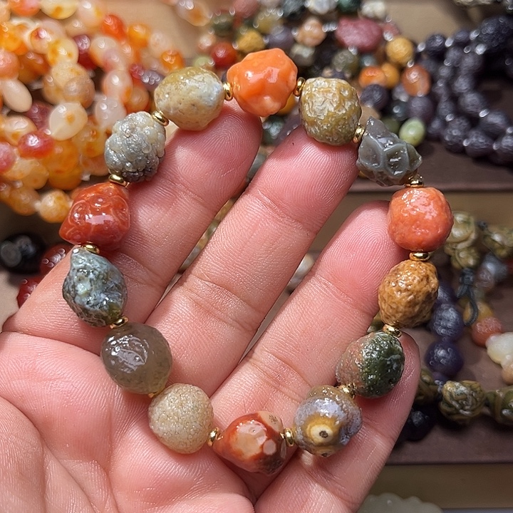 阿拉善彩筋脉手串