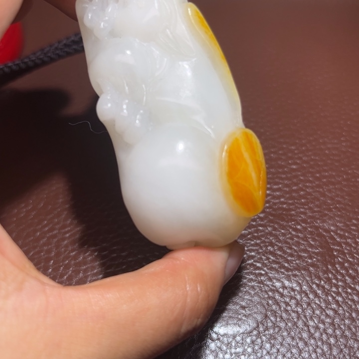 W***王和田玉未镶嵌颈饰