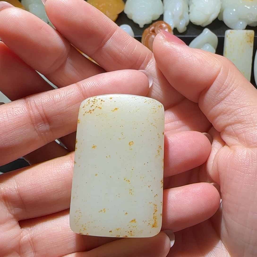 冷***清和田玉未镶嵌颈饰