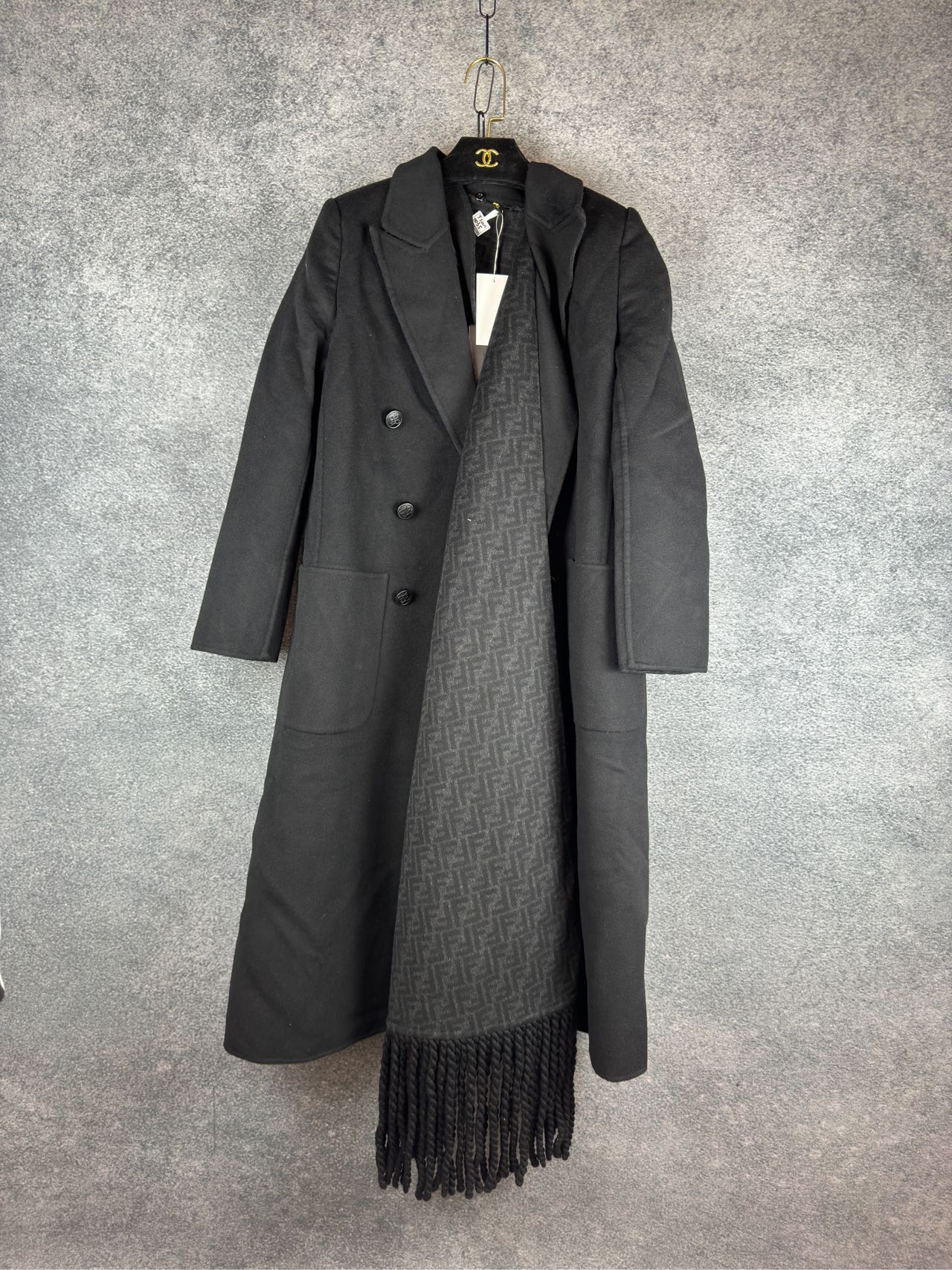 95新 FENDI/芬迪 Tsan0035 /满印老花logo围巾大衣 尺码38