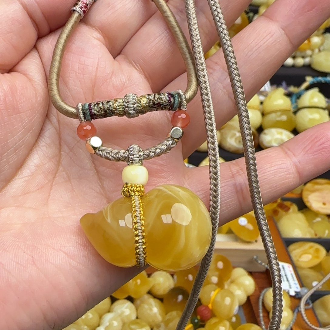蜜蜡套链未镶嵌天然俄料鸡油黄妖花蜜蜡葫芦吊坠