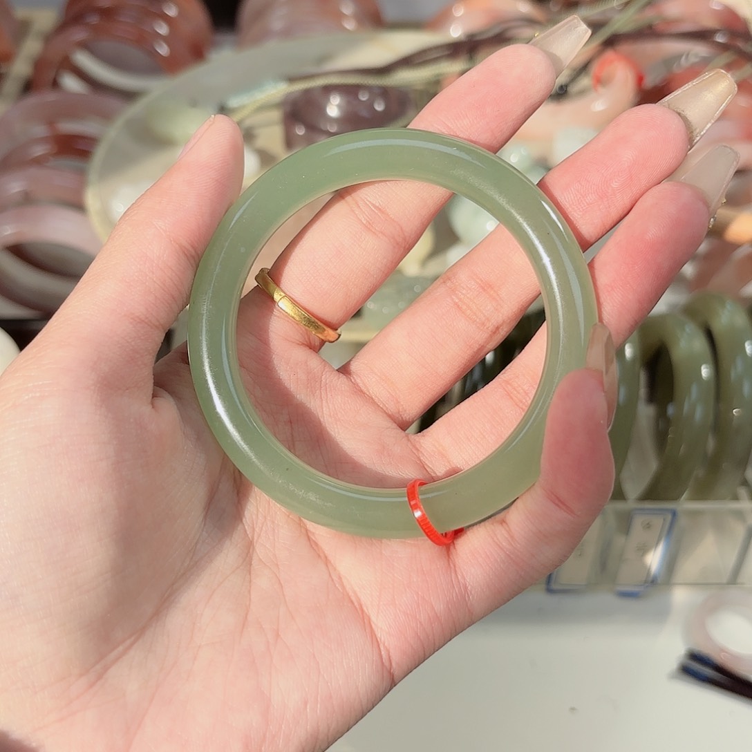 石英质玉手镯未镶嵌1**3