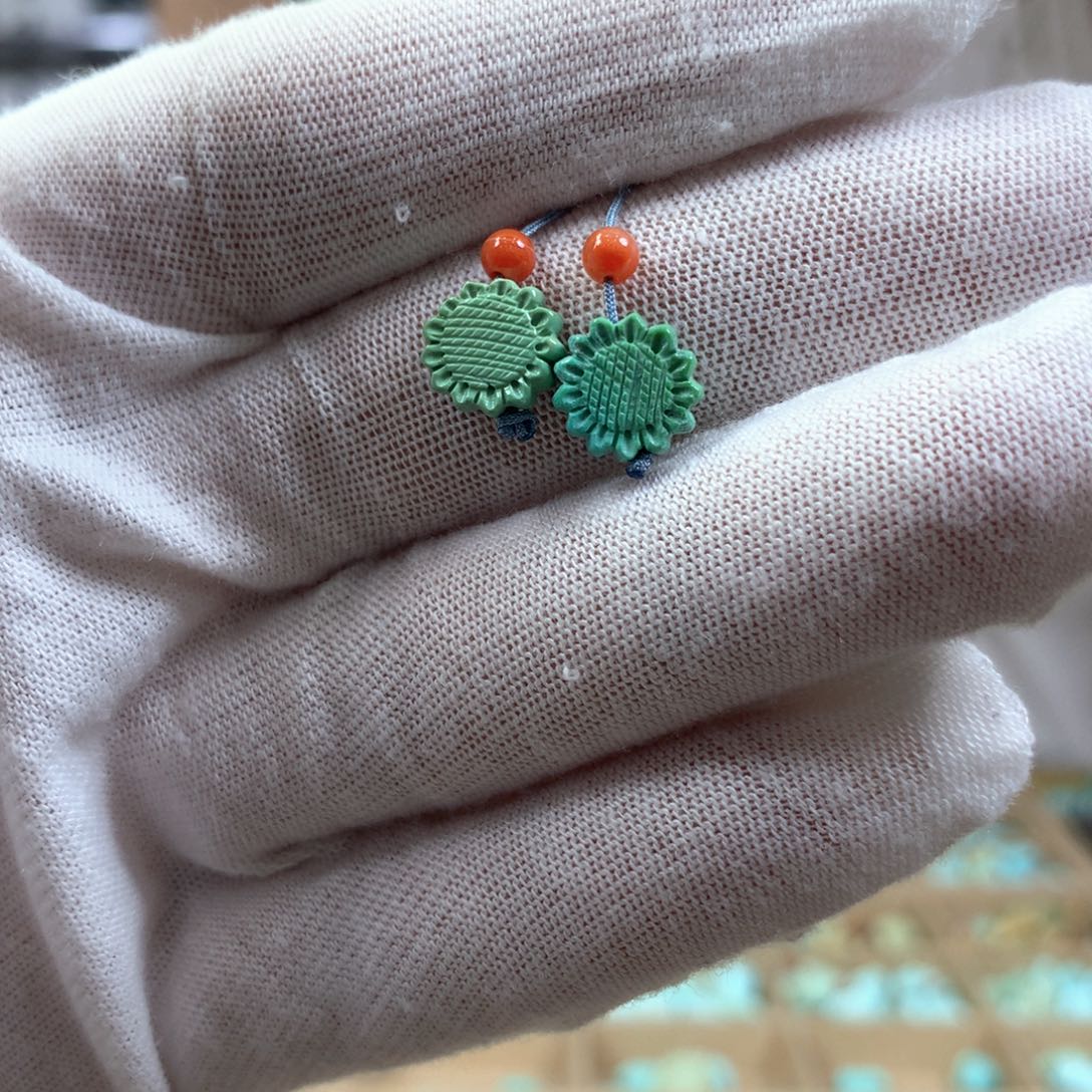 绿松石未镶嵌挂件