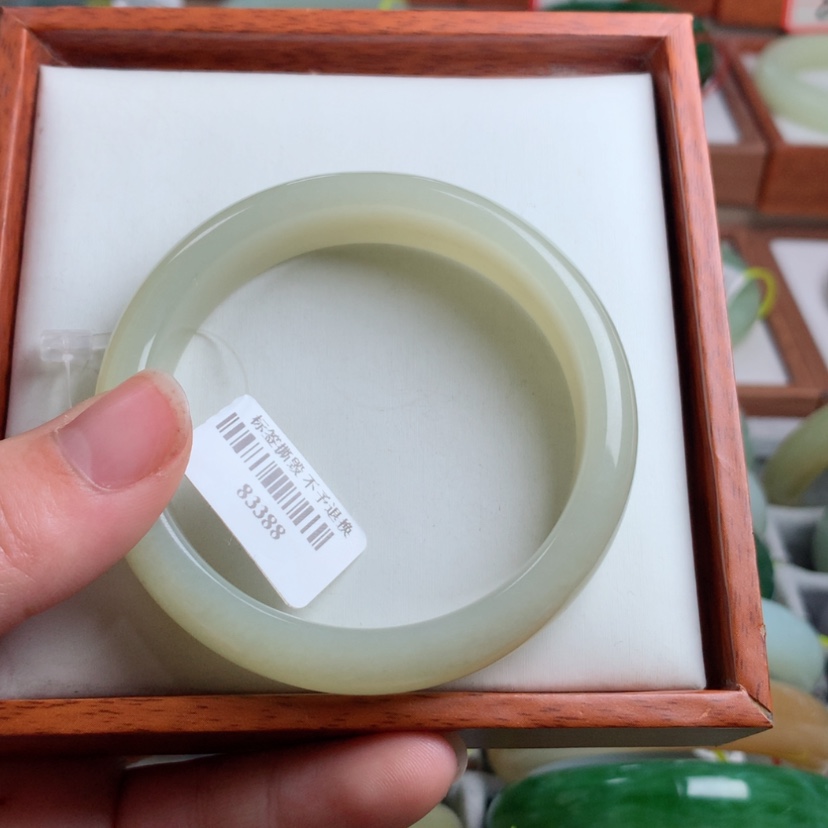 【闪购商品】和田玉手镯未镶嵌