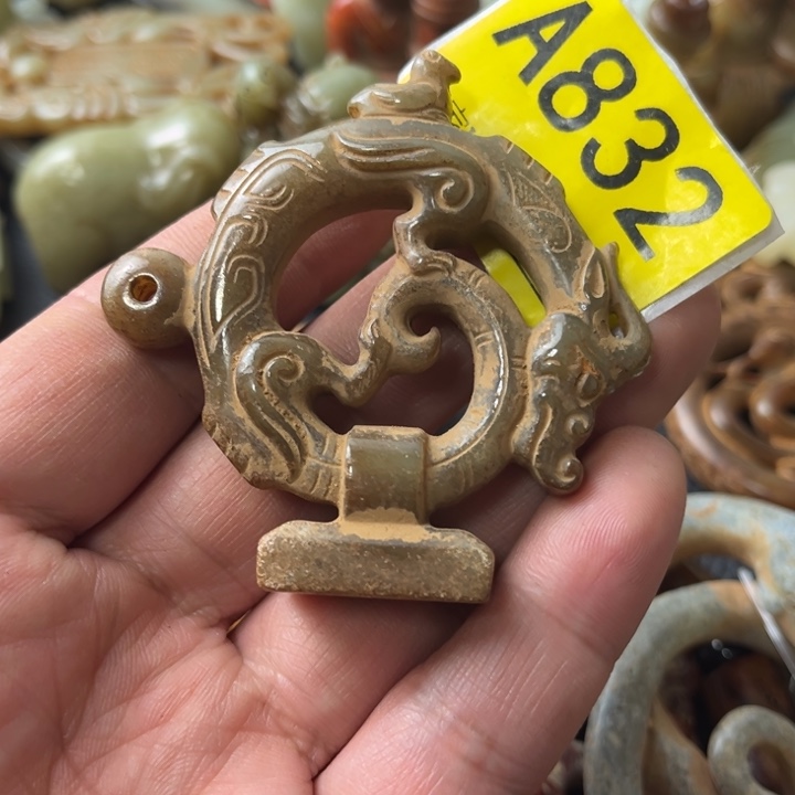 和田玉颈饰未镶嵌为*